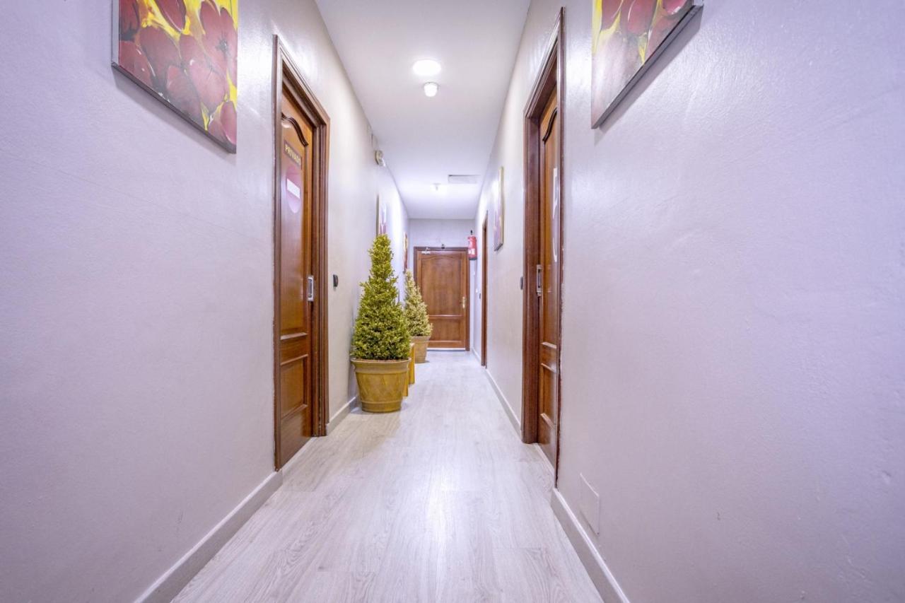 Hostal Ciudad Jardin Malaga Luaran gambar