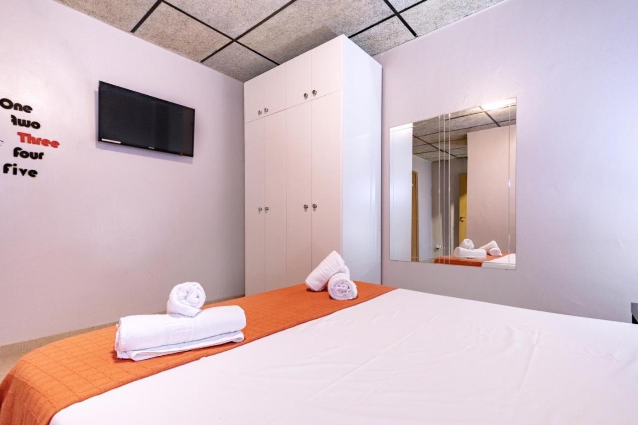 Hostal Ciudad Jardin Malaga Luaran gambar
